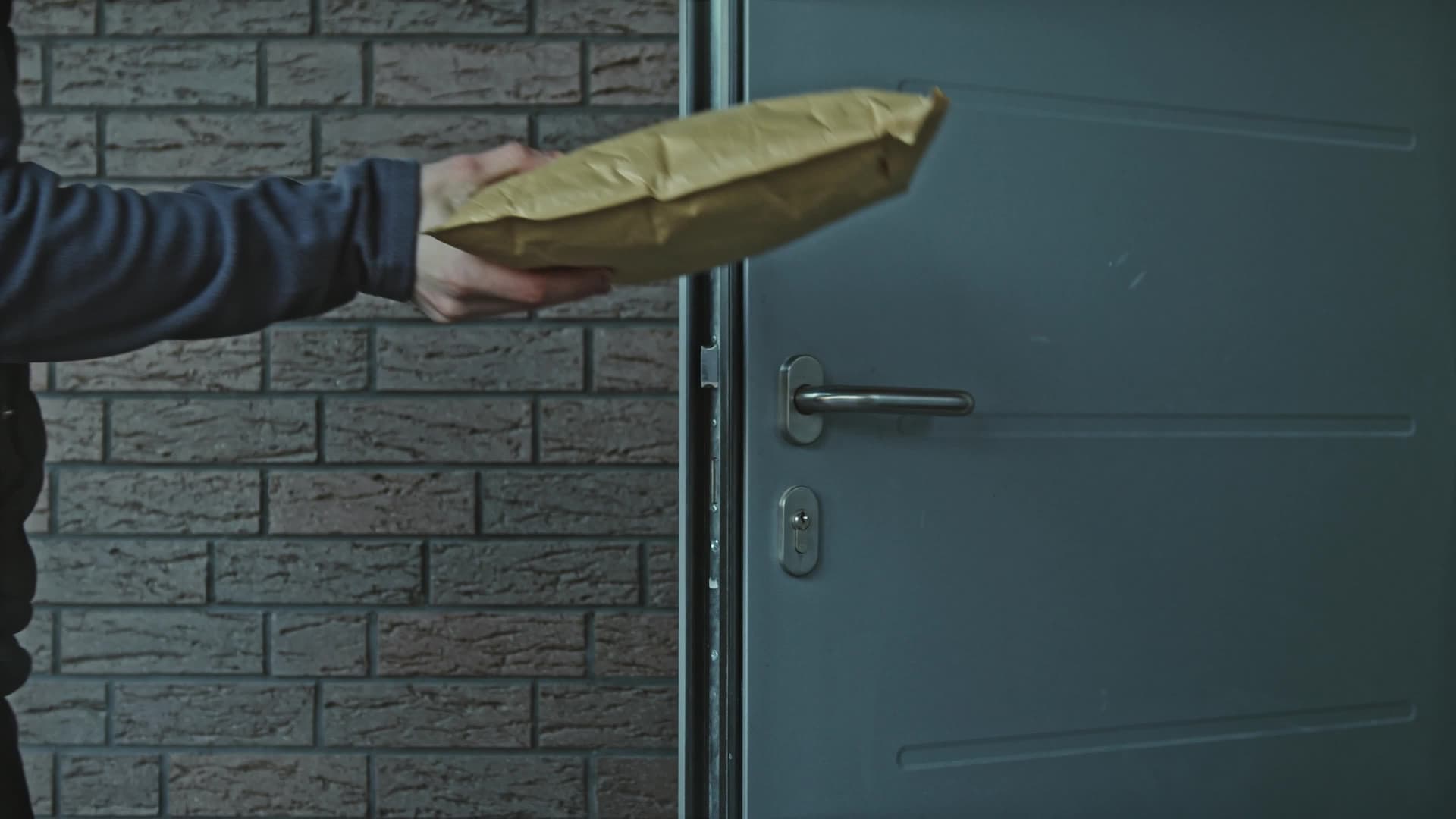 Mensajería urgente en Madrid con furgoneta de reparto